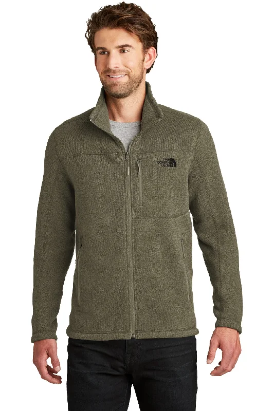 The North Face Sweater Fleece Jacket. NF0A3LH7